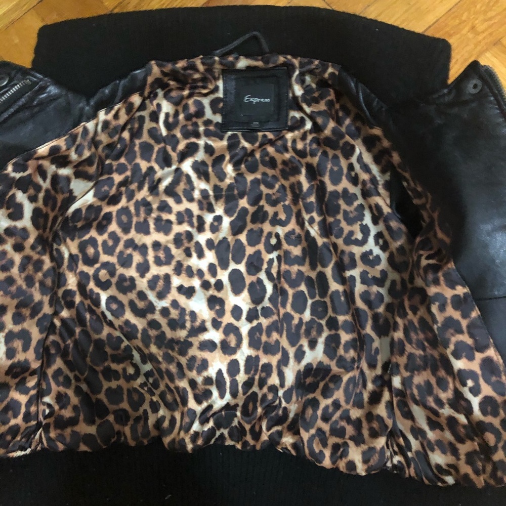 Leather jacket - Picture 3 of 6